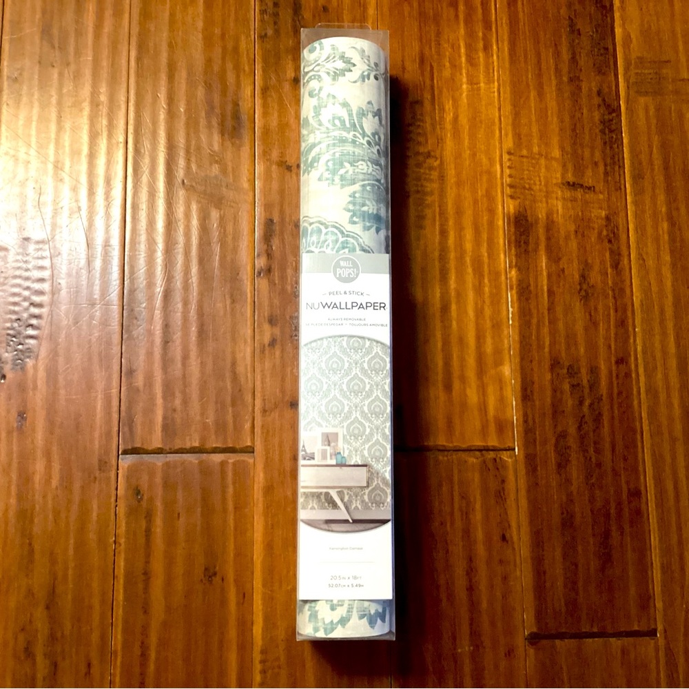 NWOT PEEL & STICK WALLPAPER